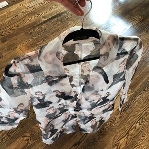 Transparent trench coat with cool print